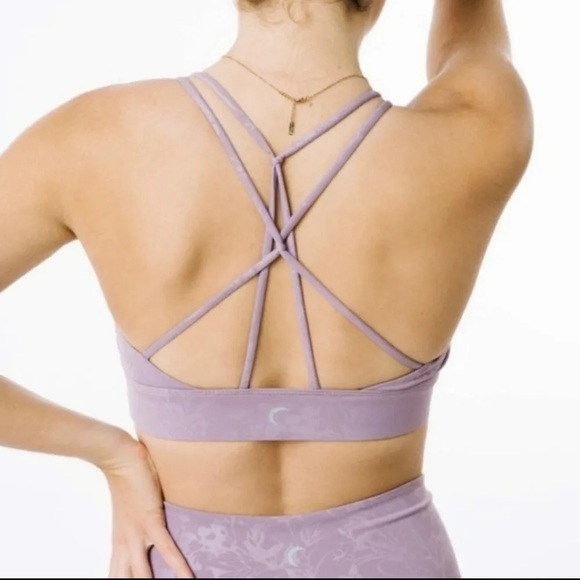 ZYIA Light Lilac Floral Double Strap Bra(L) & matching Pocket Hi-Rise Capri(12)) - Picture 3 of 10